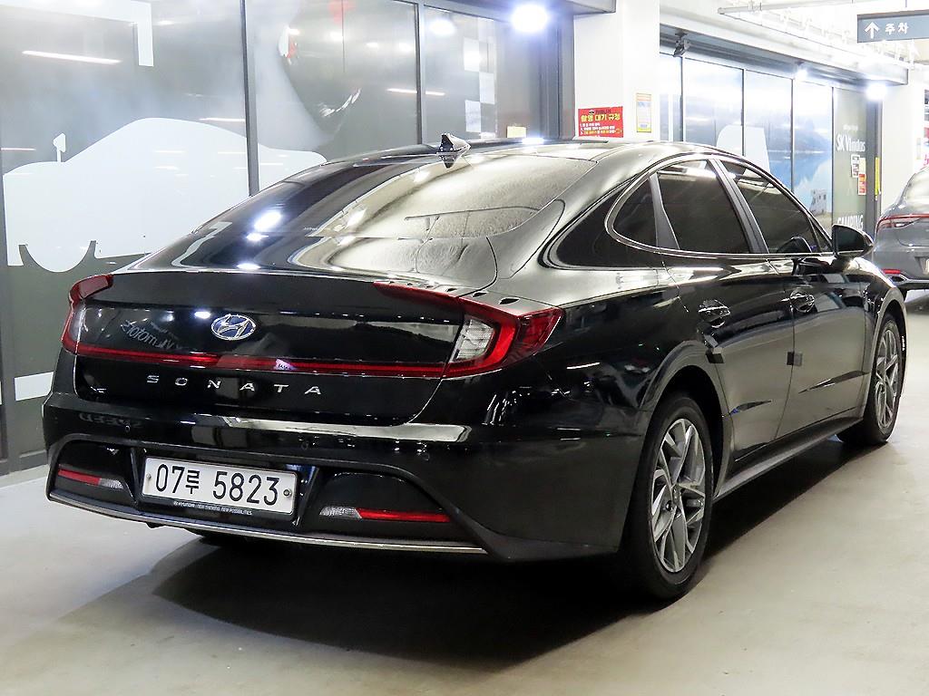 HYUNDAI Sonata - Vista 4