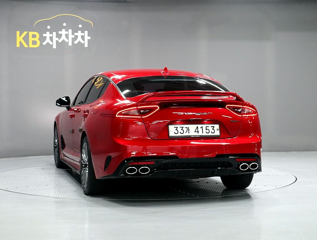 KIA Stinger - Vista 4