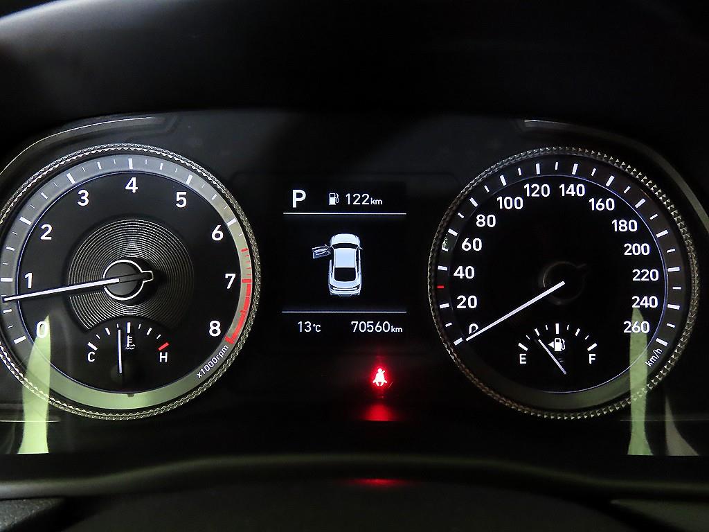 HYUNDAI Sonata - Vista 9