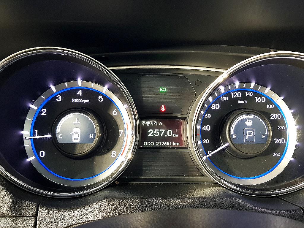 HYUNDAI Sonata - Vista 7