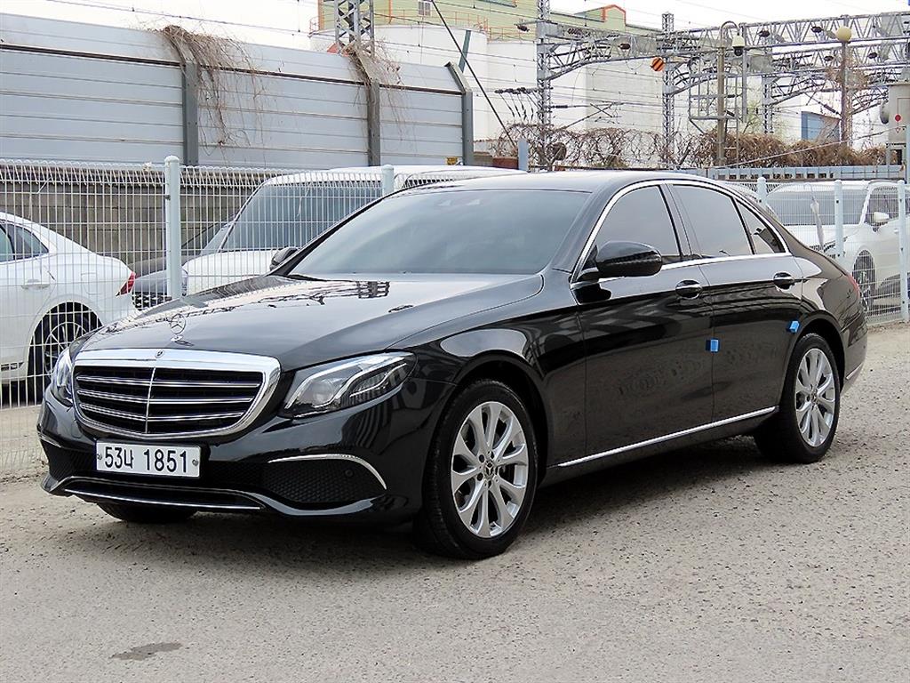 Mercedes Benz E class - Vista 2