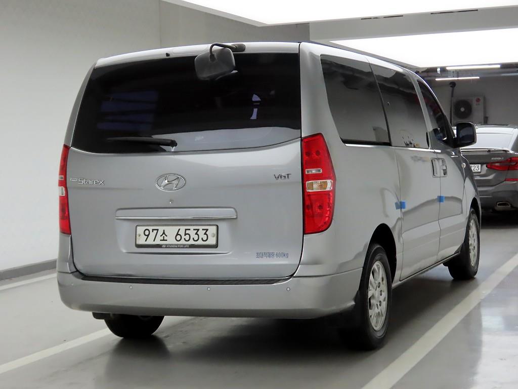 HYUNDAI Starex - Vista 4