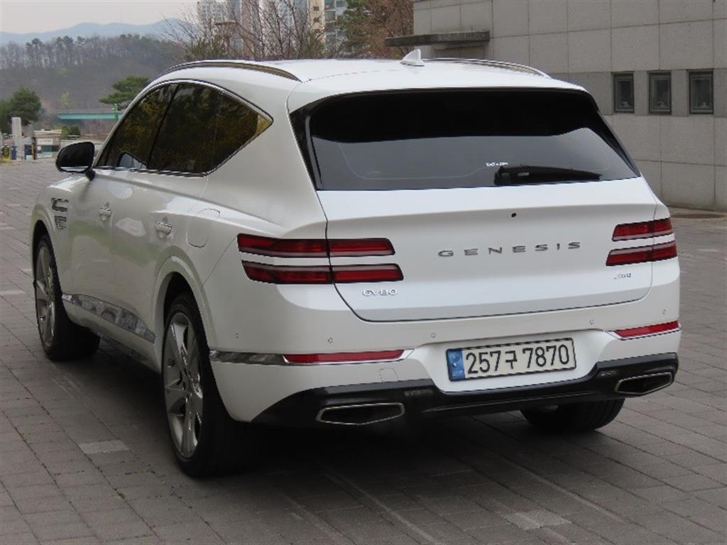 Genesis GV80 - Vista 7