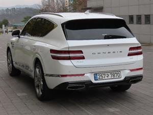 Genesis GV80 - Vista 8