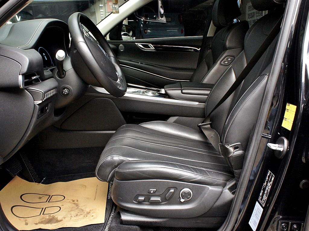 Genesis GV80 - Vista 9