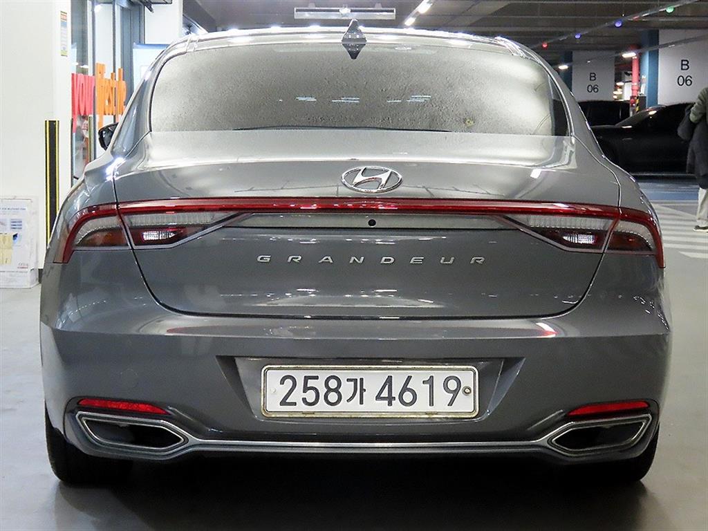 HYUNDAI Grandeur - Vista 5