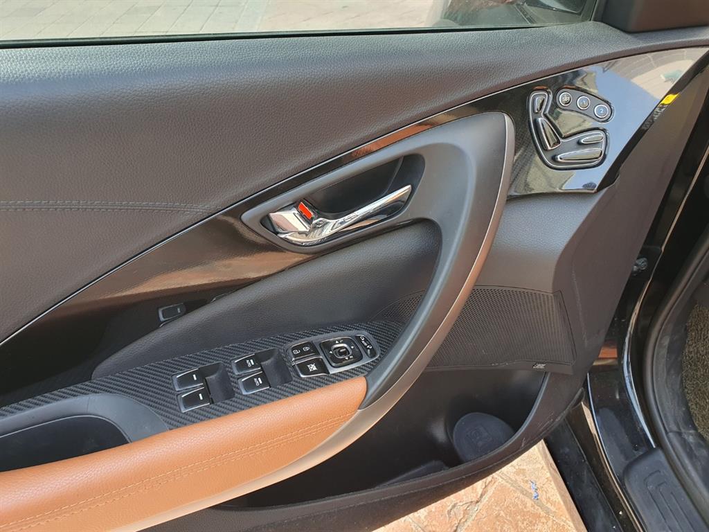 HYUNDAI Grandeur - Vista 9