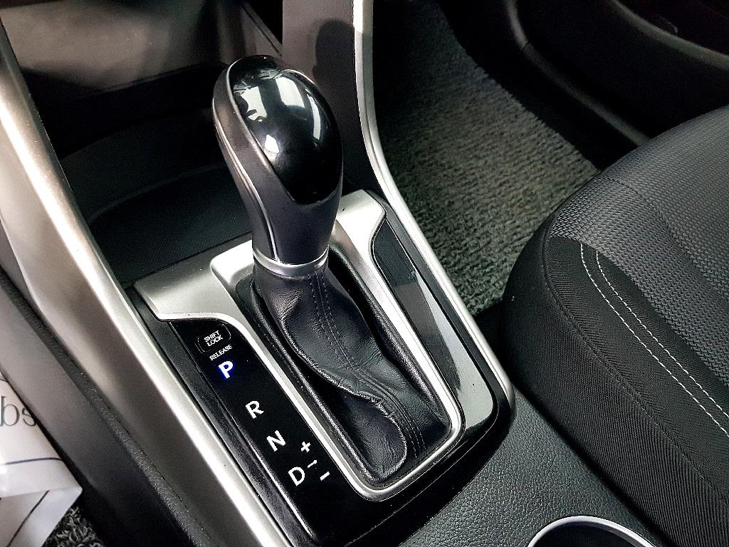 HYUNDAI i30 2016 Gris - Importación desde Corea - HF Imports Iquique - Foto 15