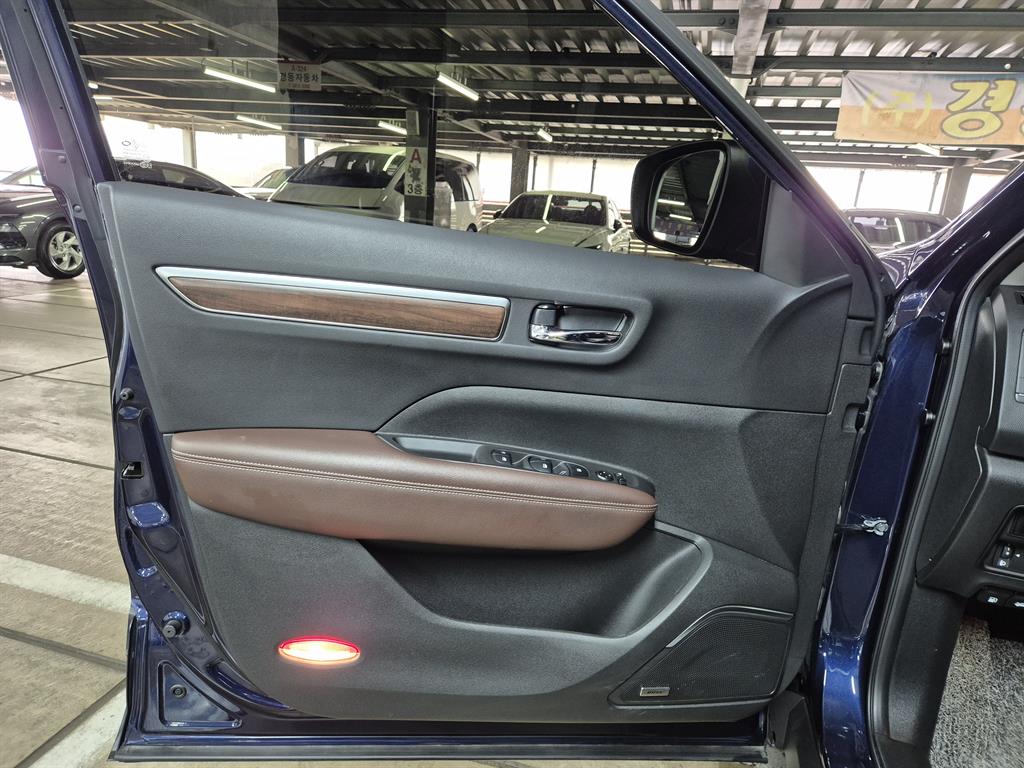 SAMSUNG QM6 - Vista 8