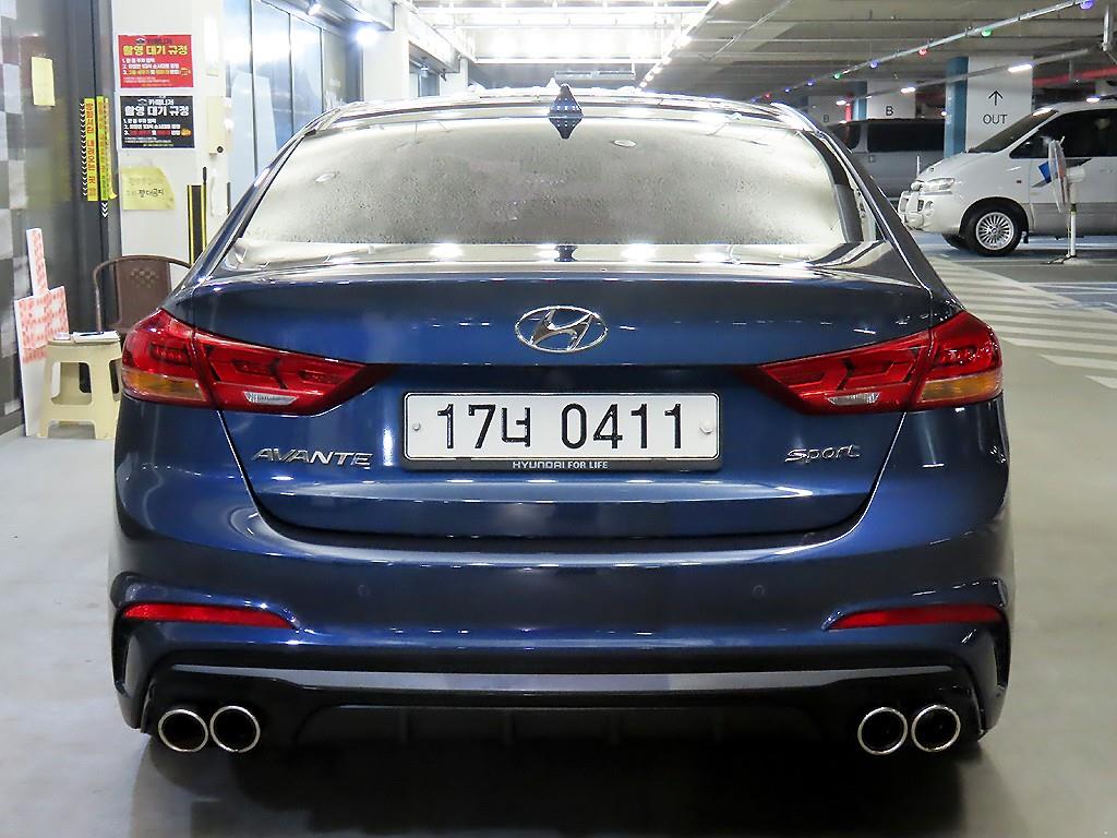 HYUNDAI Avante - Vista 5