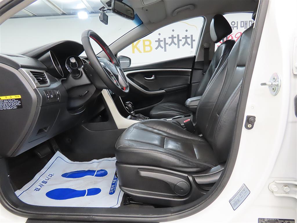 HYUNDAI i30 - Vista 5