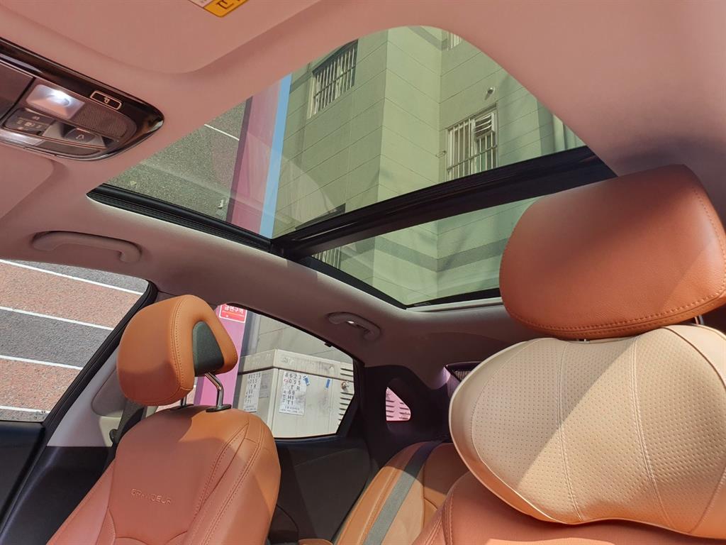 HYUNDAI Grandeur - Vista 8