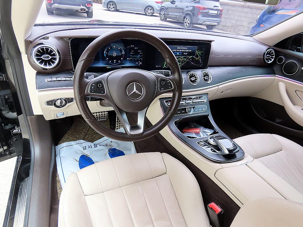 Mercedes Benz E class - Vista 7