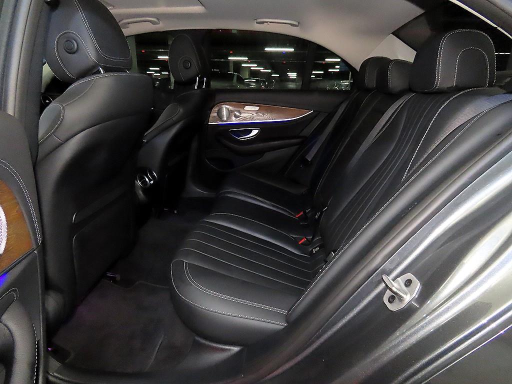 Mercedes Benz E class - Vista 7