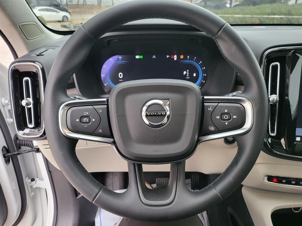 Volvo XC40 - Vista 8