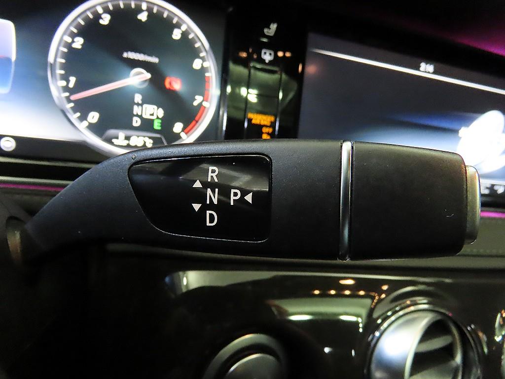 Mercedes Benz S Class - Vista 12