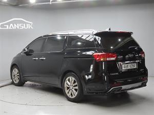 KIA Carnival - Vista 6