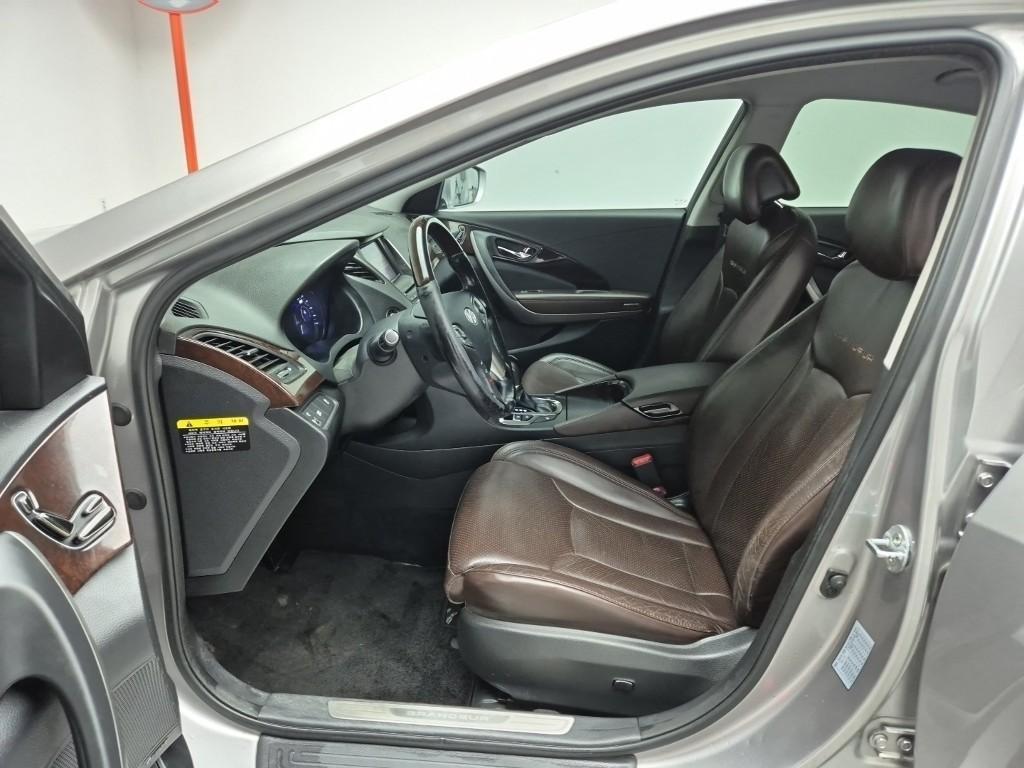 HYUNDAI Grandeur - Vista 11