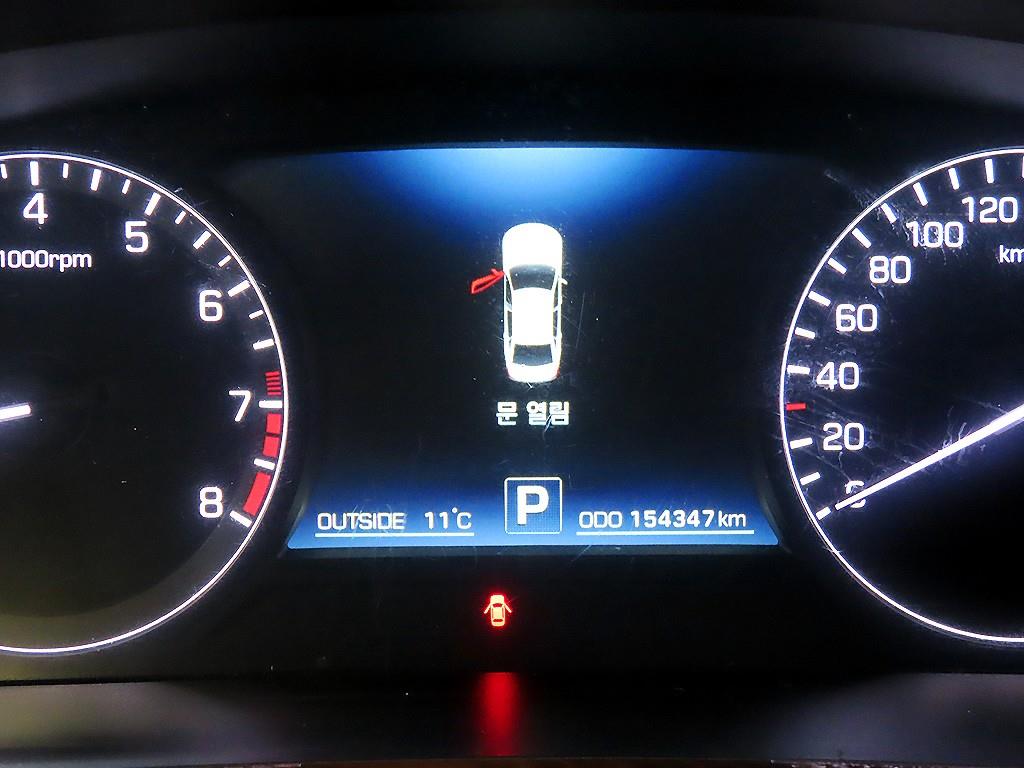 HYUNDAI Equus - Vista 9