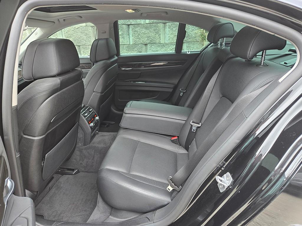 BMW 7 Series - Vista 6