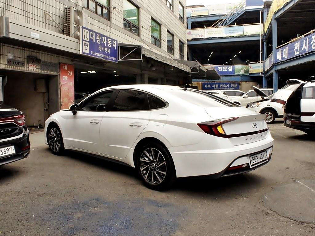 HYUNDAI Sonata - Vista 7