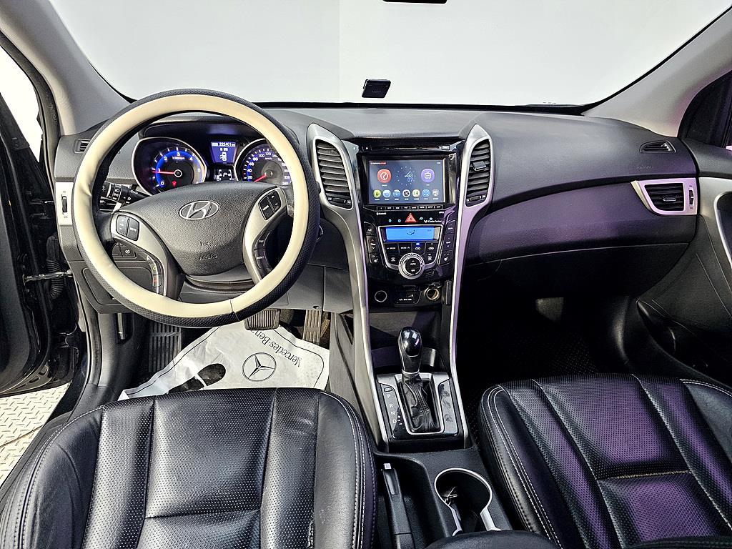 HYUNDAI i30 - Vista 5