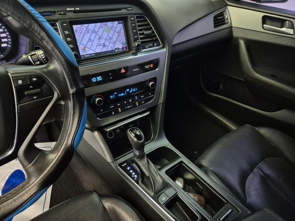 HYUNDAI Sonata - Vista 10