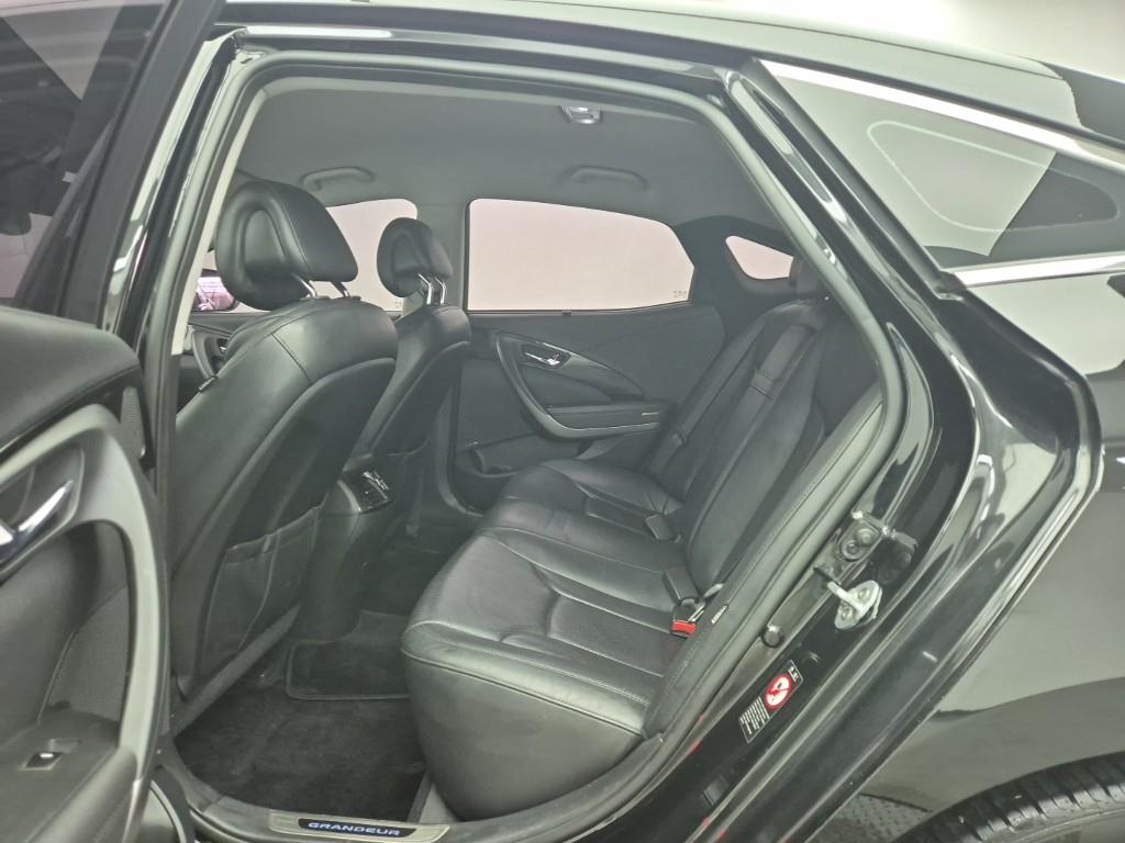 HYUNDAI Grandeur - Vista 12