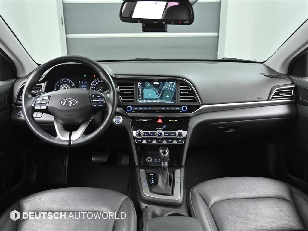 HYUNDAI Avante - Vista 7