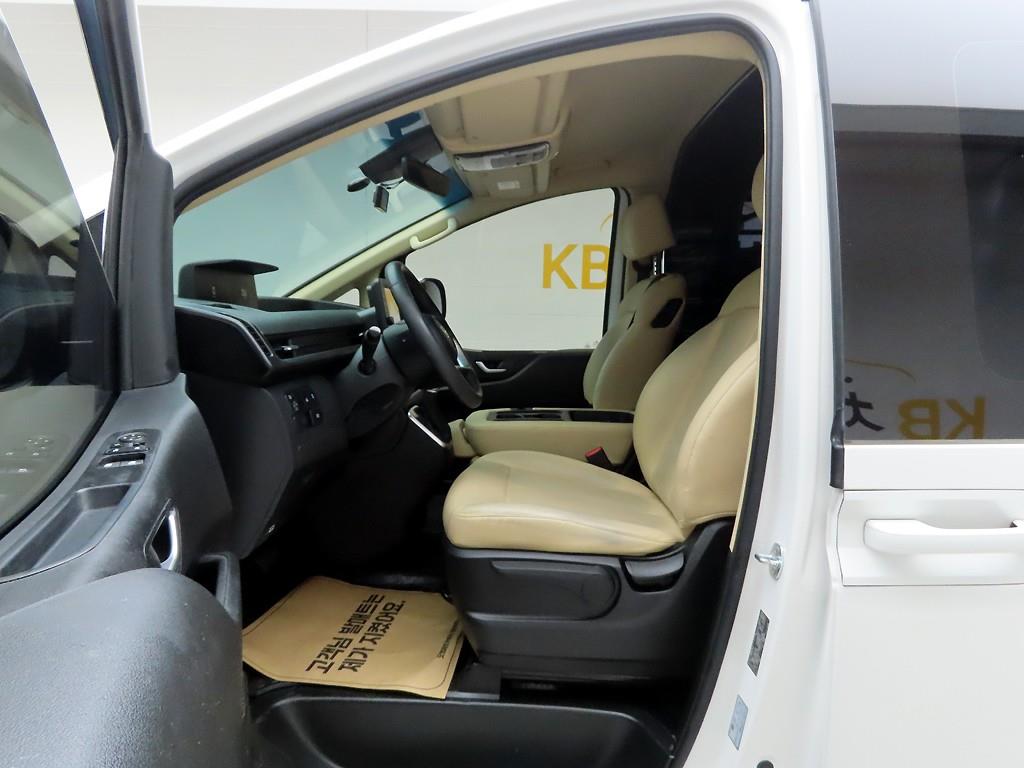 HYUNDAI Staria - Vista 7