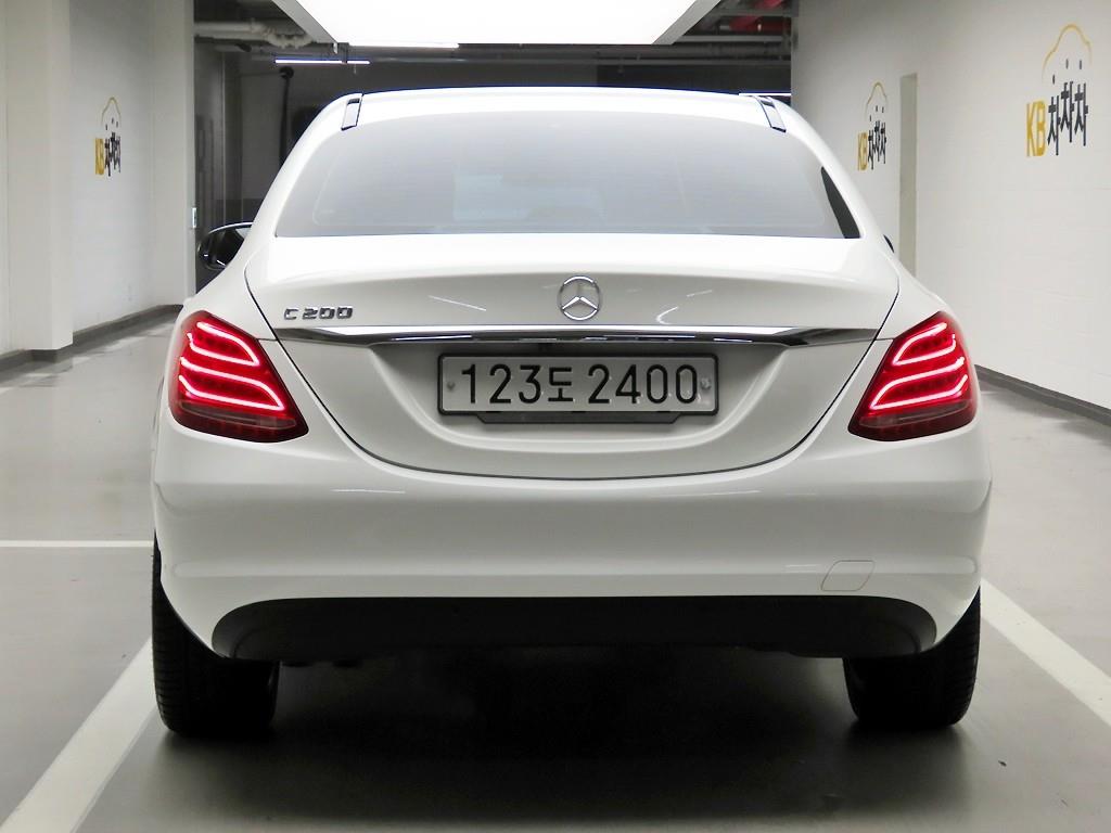 Mercedes Benz C Class - Vista 3