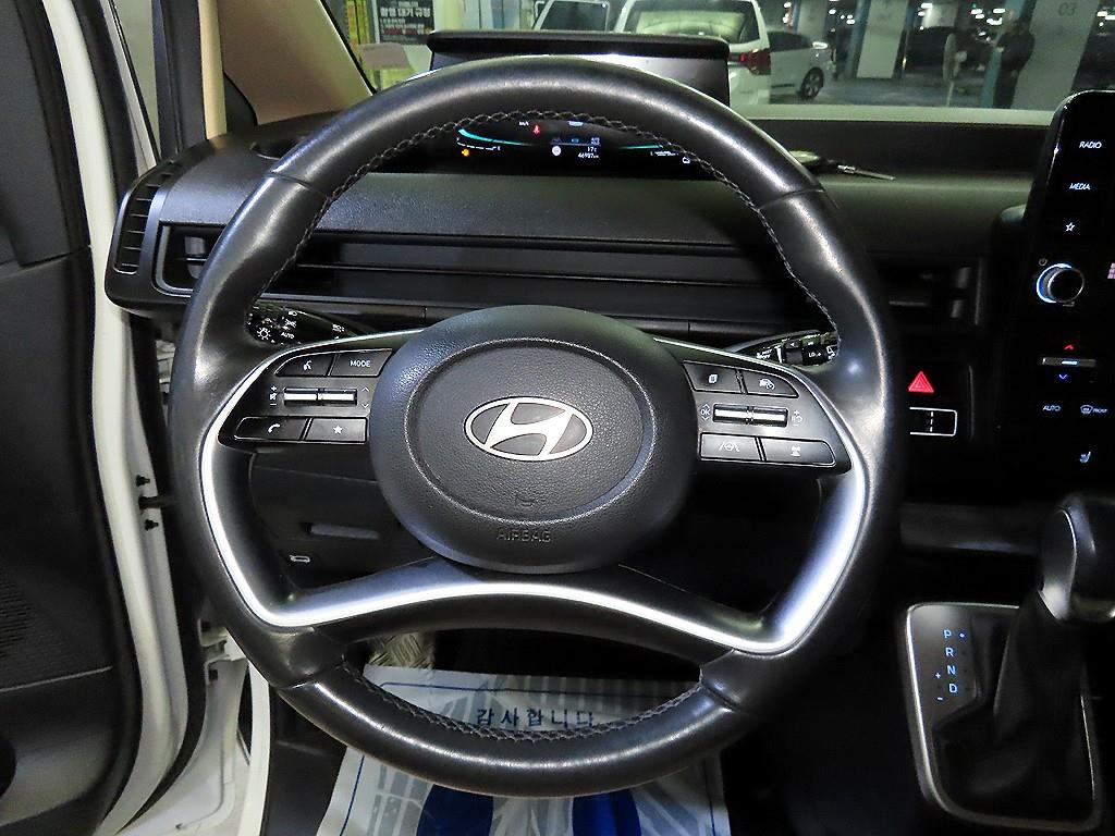 HYUNDAI Staria - Vista 8