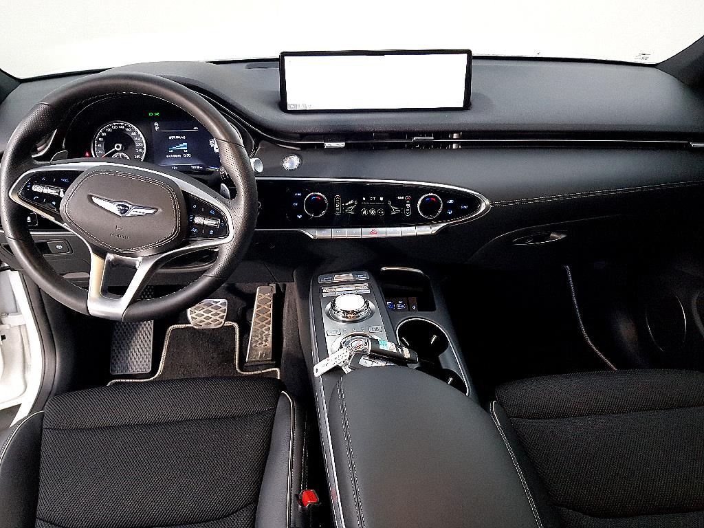 Genesis GV70 - Vista 5