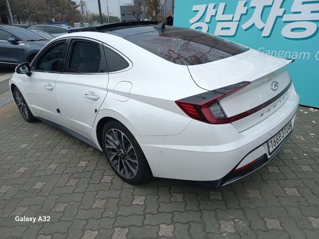 HYUNDAI Sonata - Vista 4