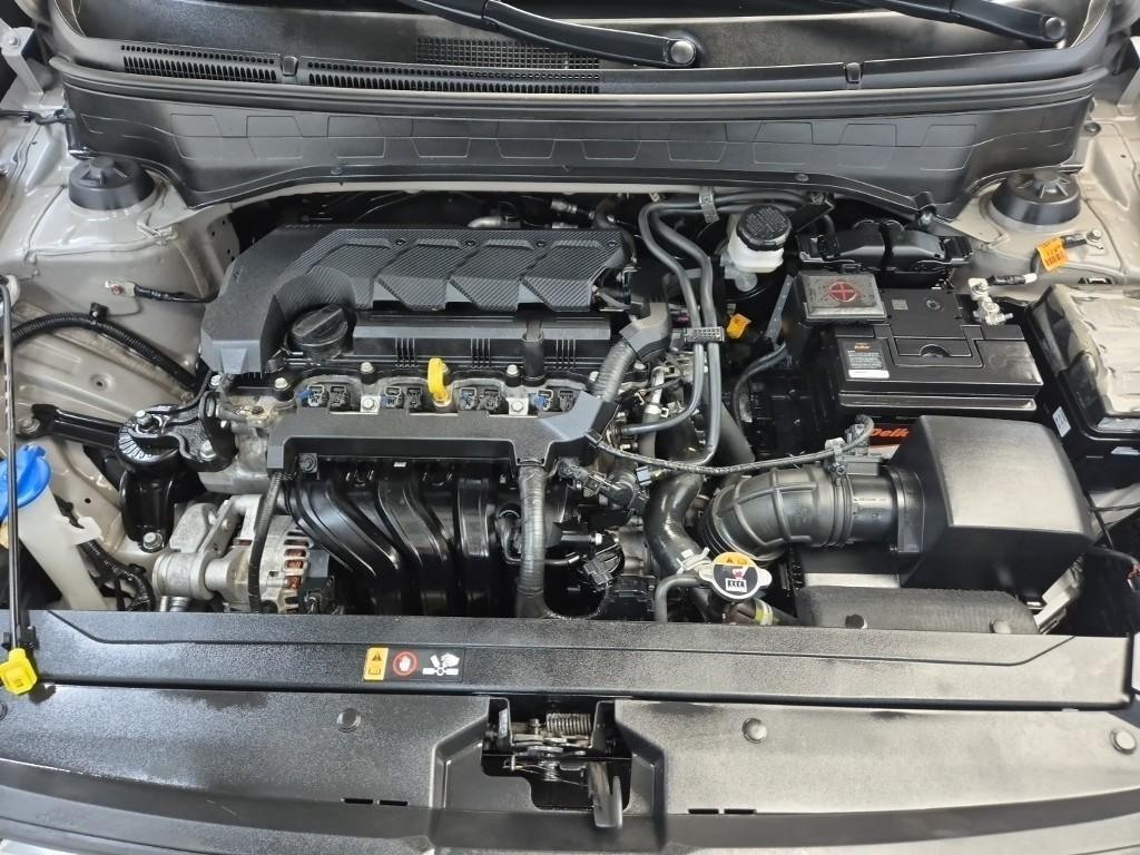 HYUNDAI Venue - Vista 5