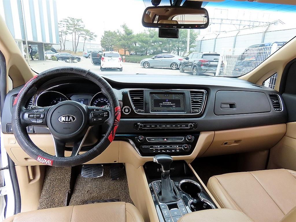 KIA Carnival - Vista 7