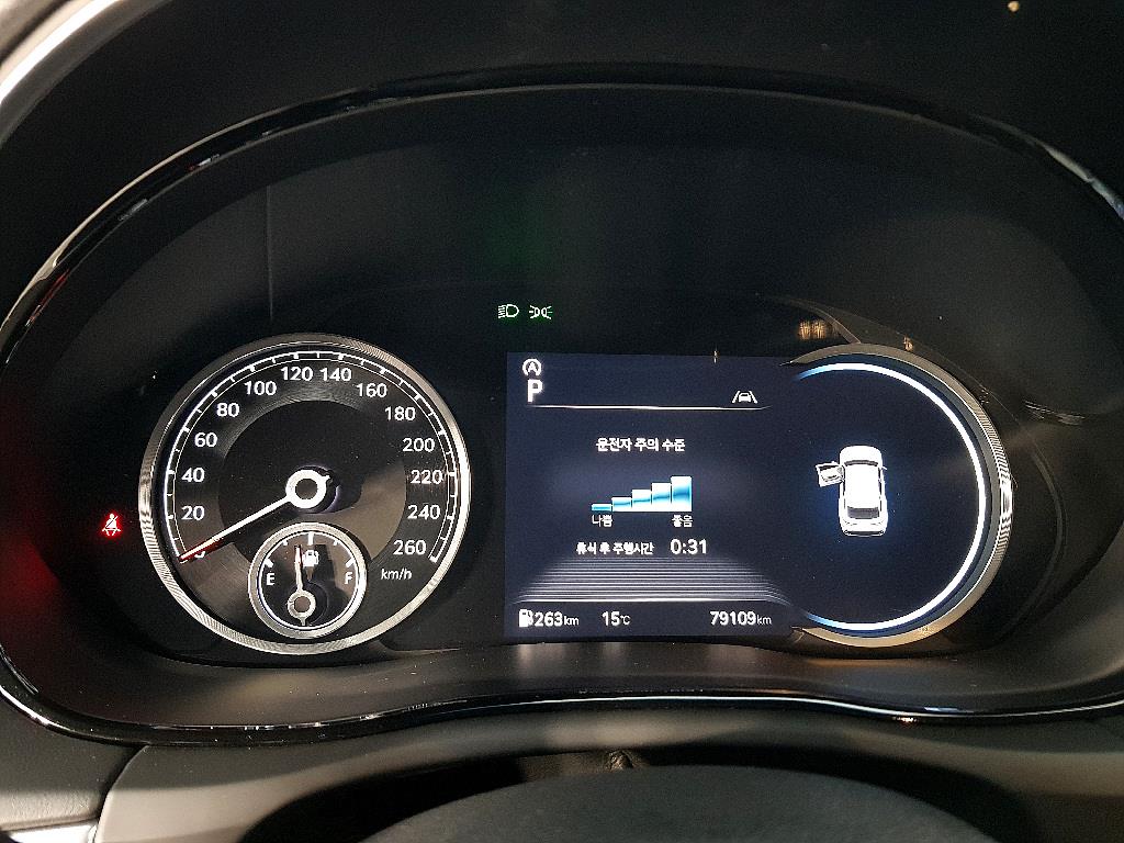 Genesis GV70 - Vista 6