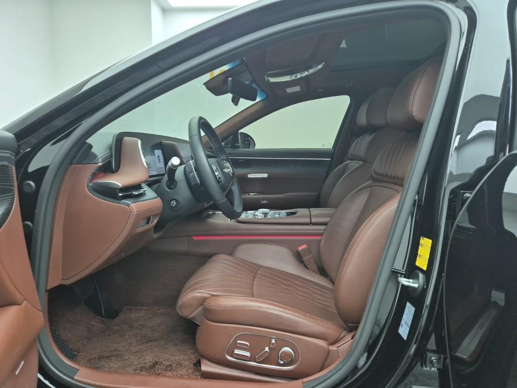 Genesis G90 - Vista 11