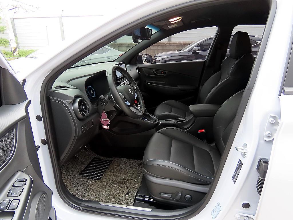 HYUNDAI Kona - Vista 5