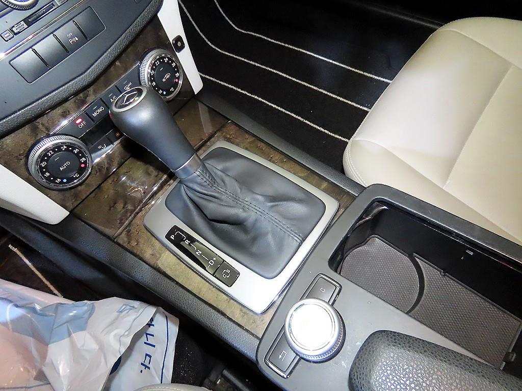 Mercedes Benz C Class - Vista 12