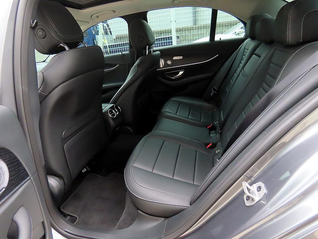 Mercedes Benz E class - Vista 6