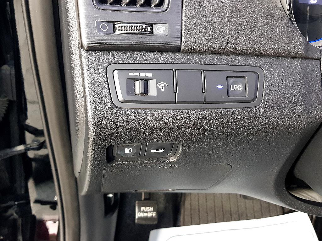 HYUNDAI Sonata - Vista 12