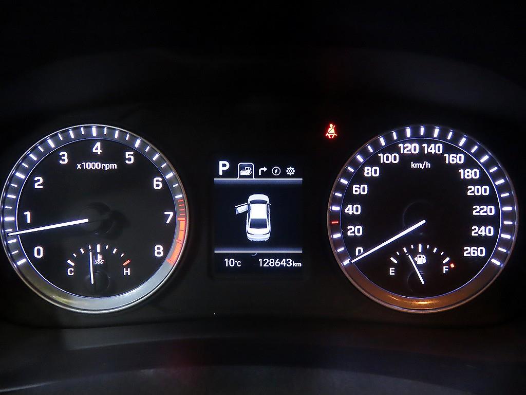 HYUNDAI Sonata - Vista 9