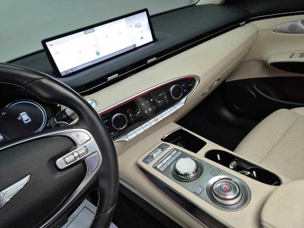 Genesis GV70 - Vista 10