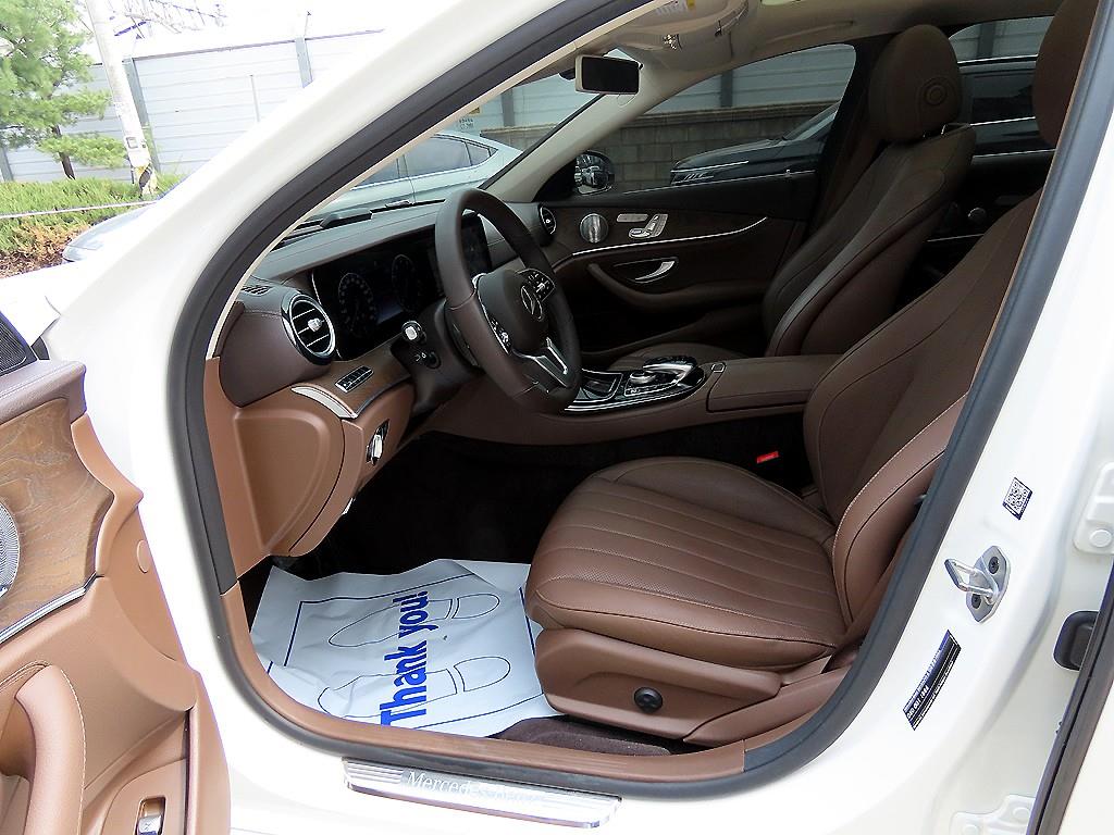 Mercedes Benz E class - Vista 5