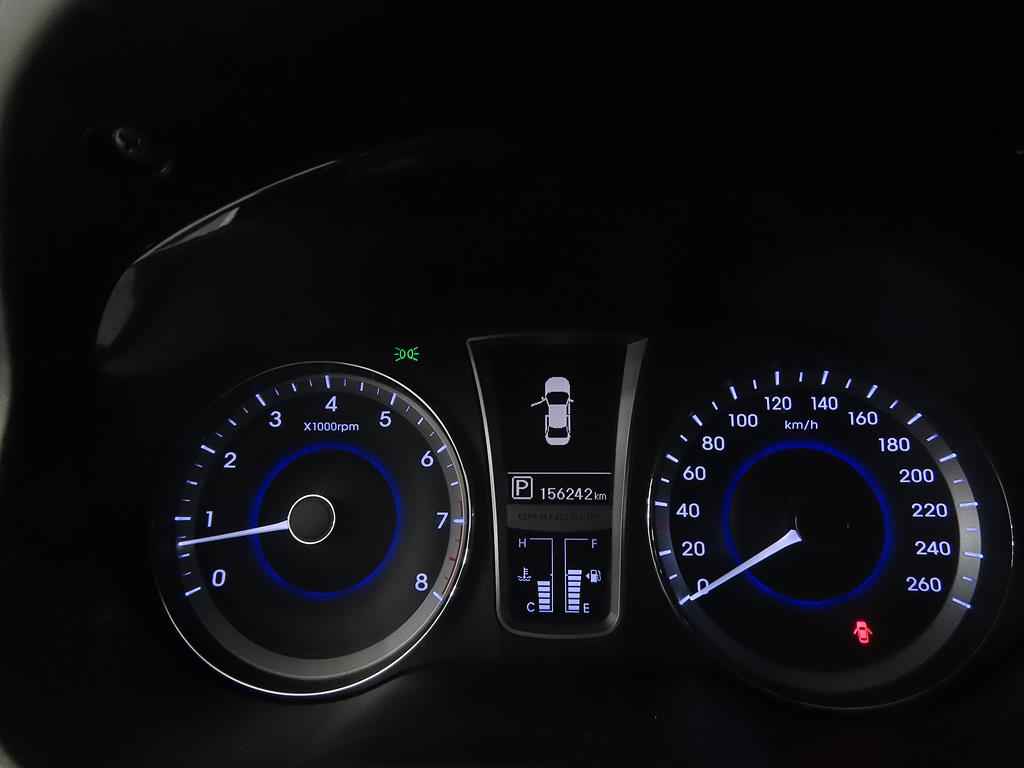 HYUNDAI Grandeur - Vista 9