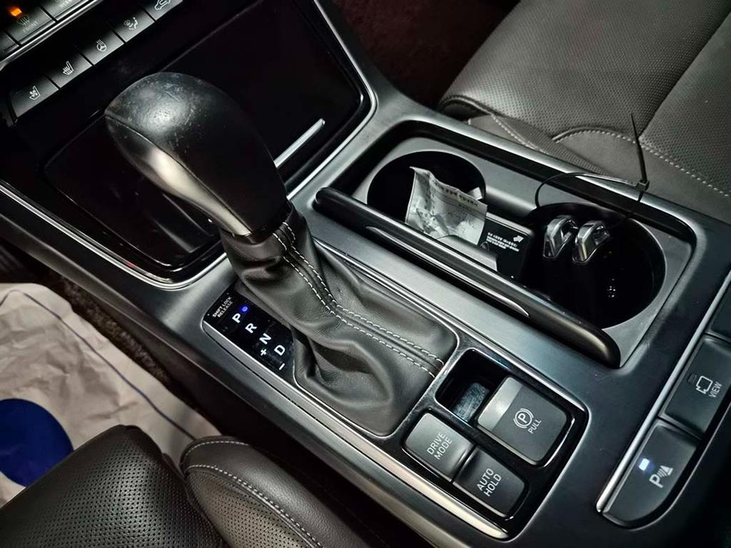 HYUNDAI Grandeur - Vista 11