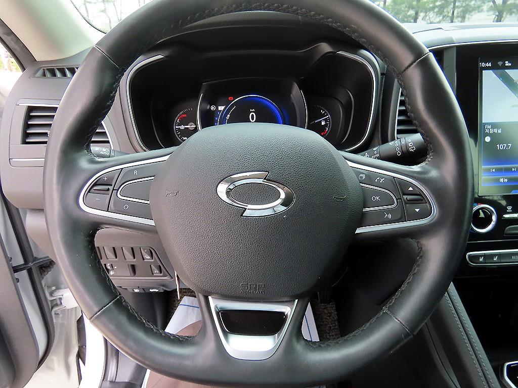 SAMSUNG QM6 - Vista 8