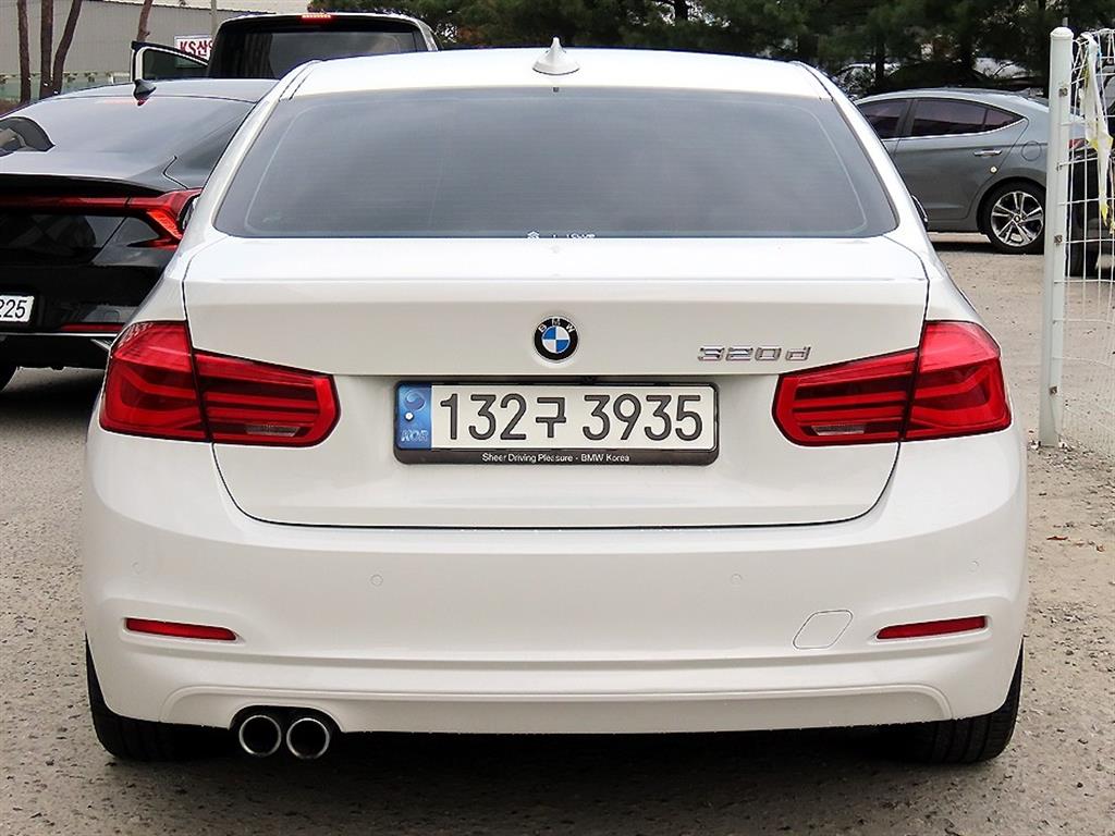 BMW 3 series - Vista 4