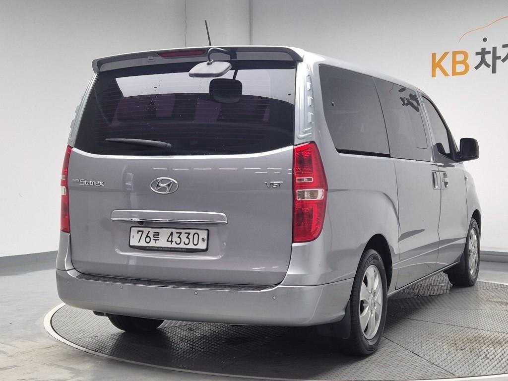 HYUNDAI Starex - Vista 4